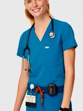 FIGS Alps blue Caterina  one pocket scrub top XS NEW